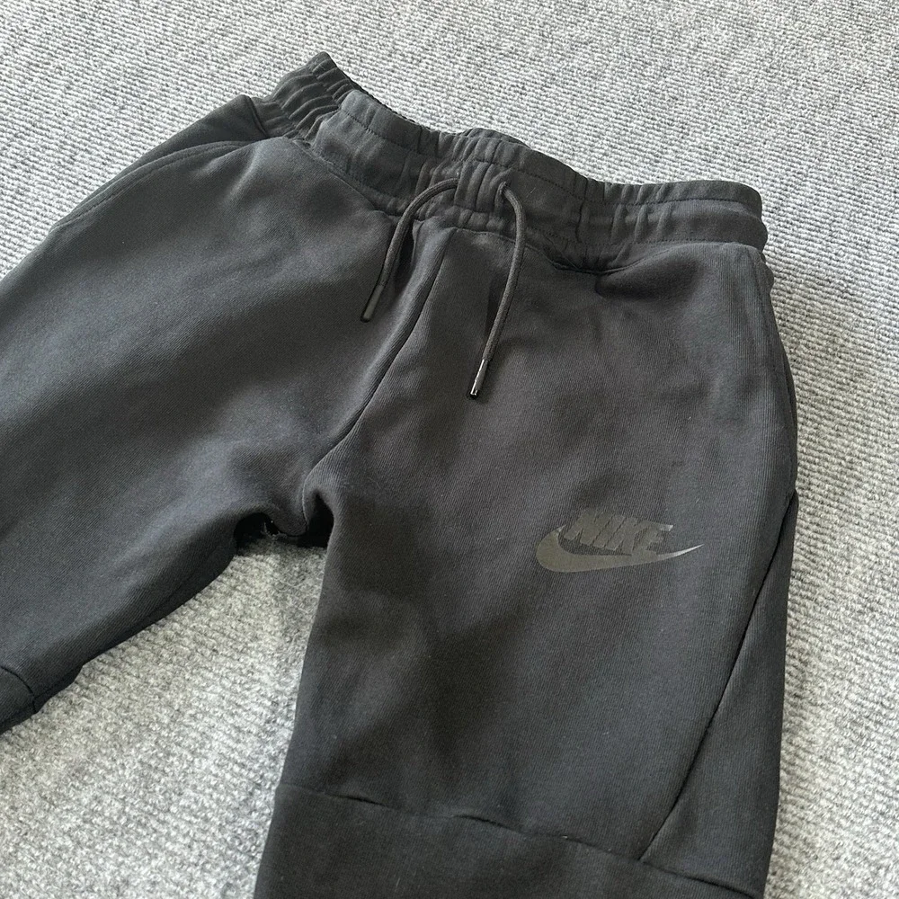 Nike Boy's Black Jogger Pants Size S Polyester Drawstring Elastic Waist 27